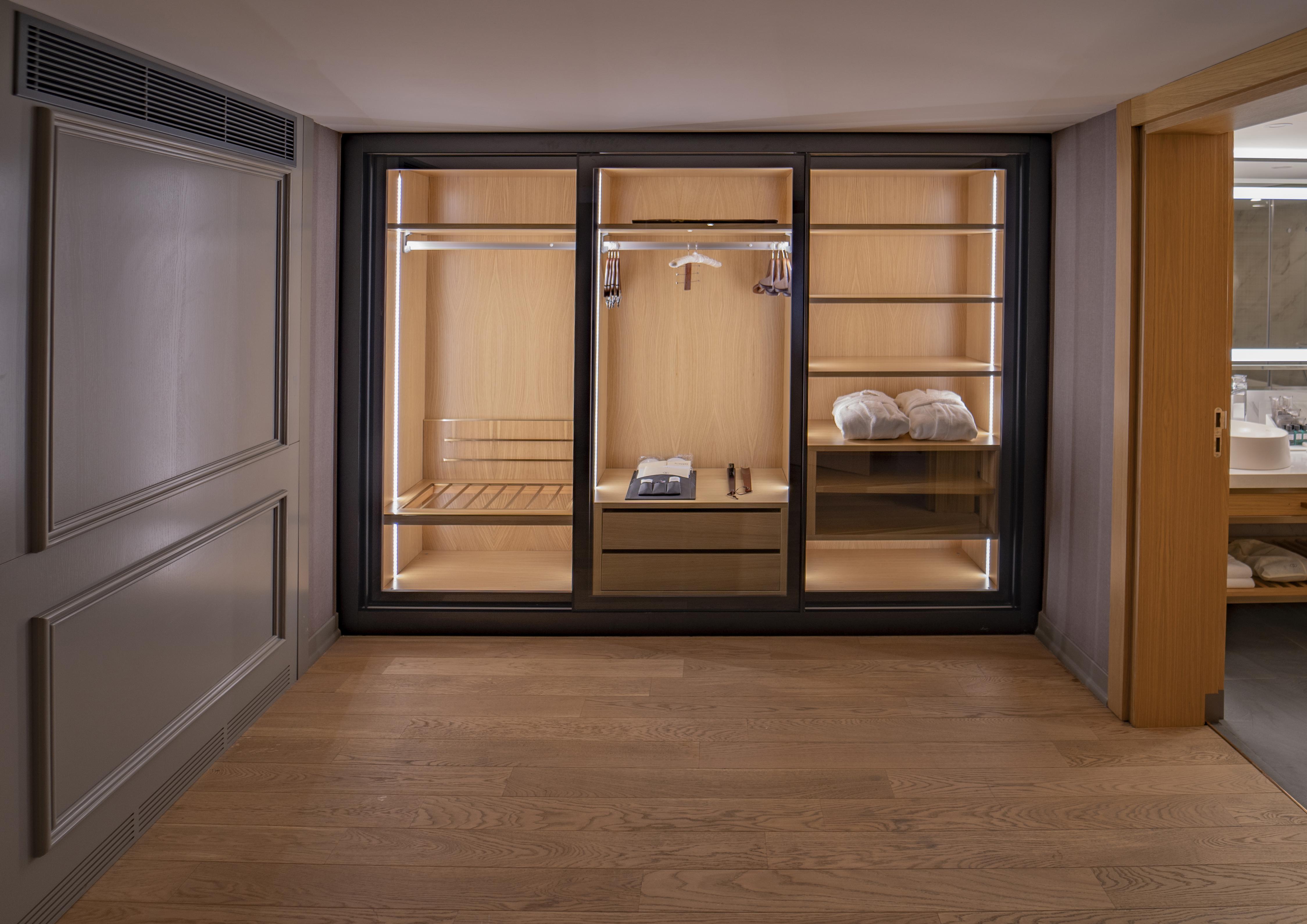 ホテル Sofitel Istanbul Taksim エクステリア 写真 A walk-in closet