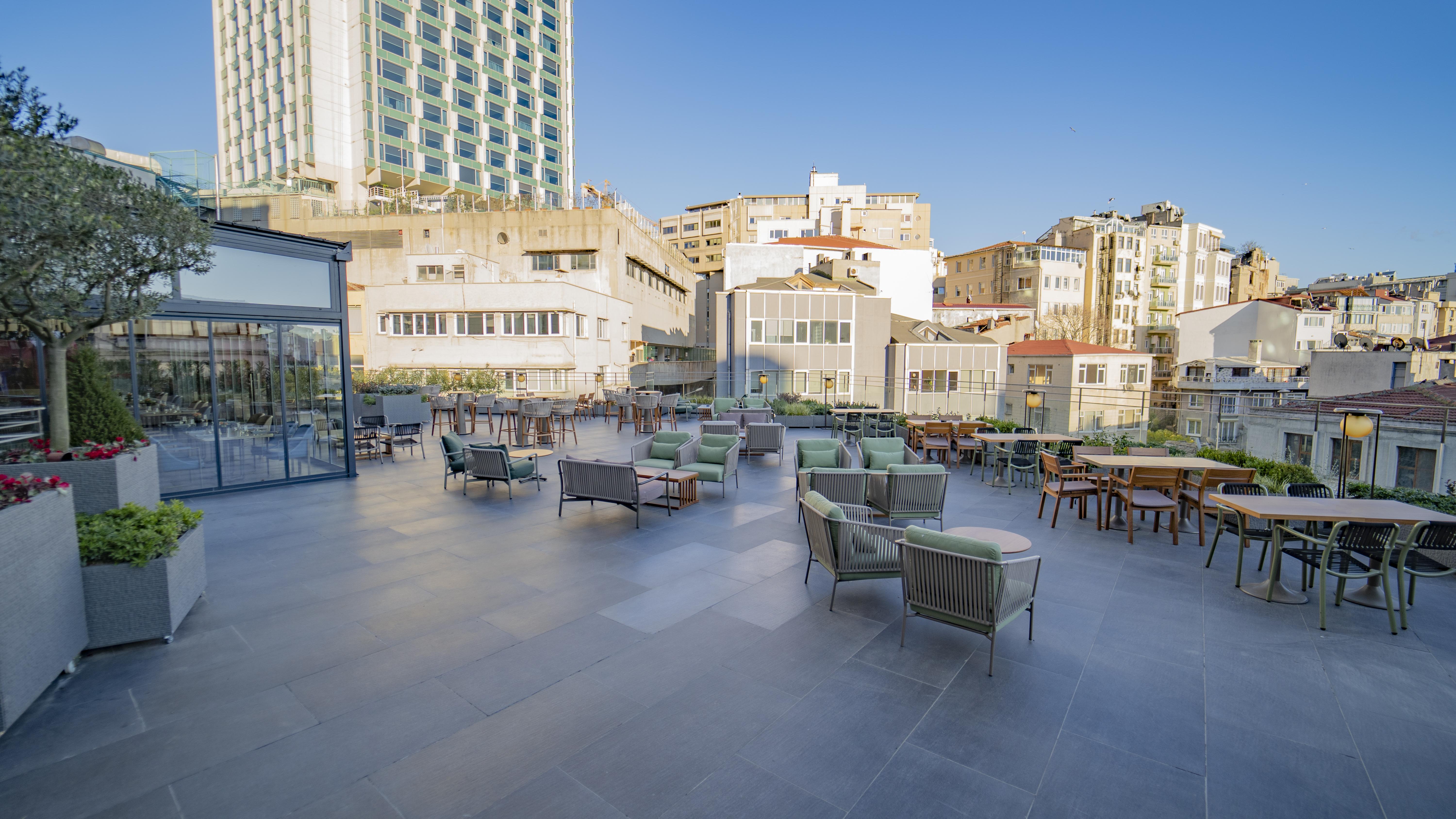 ホテル Sofitel Istanbul Taksim エクステリア 写真 The rooftop terrace
