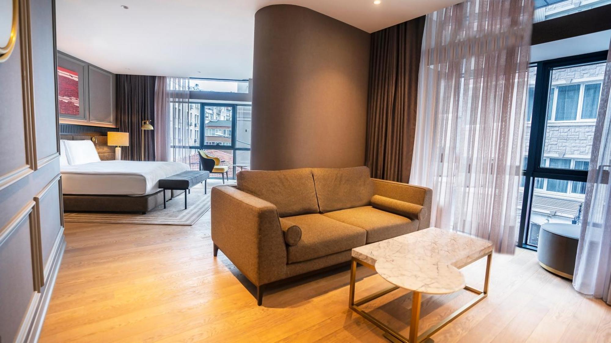ホテル Sofitel Istanbul Taksim エクステリア 写真 A suite at the hotel